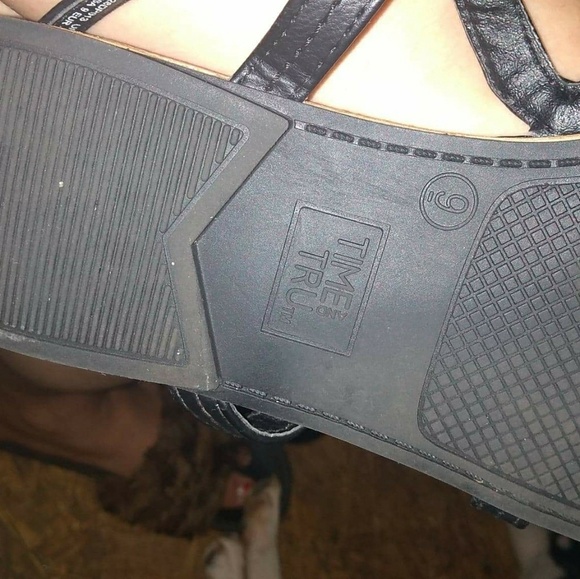 Sandals - Picture 2 of 2